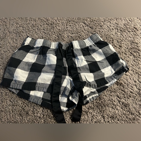 Old navy comfy shorts - Picture 1 of 2